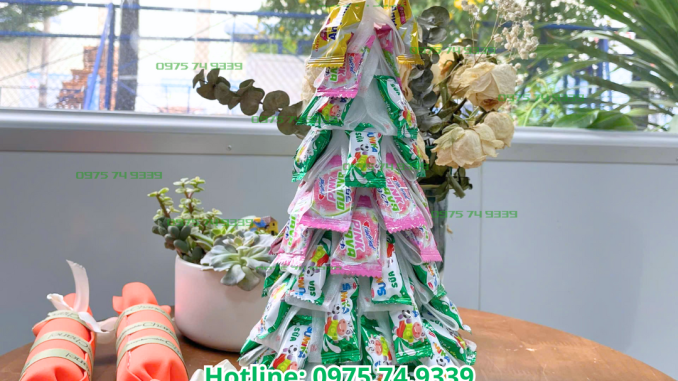 tai-che-cay-thong-noel-tu-xop-pe-foam-0.5mm