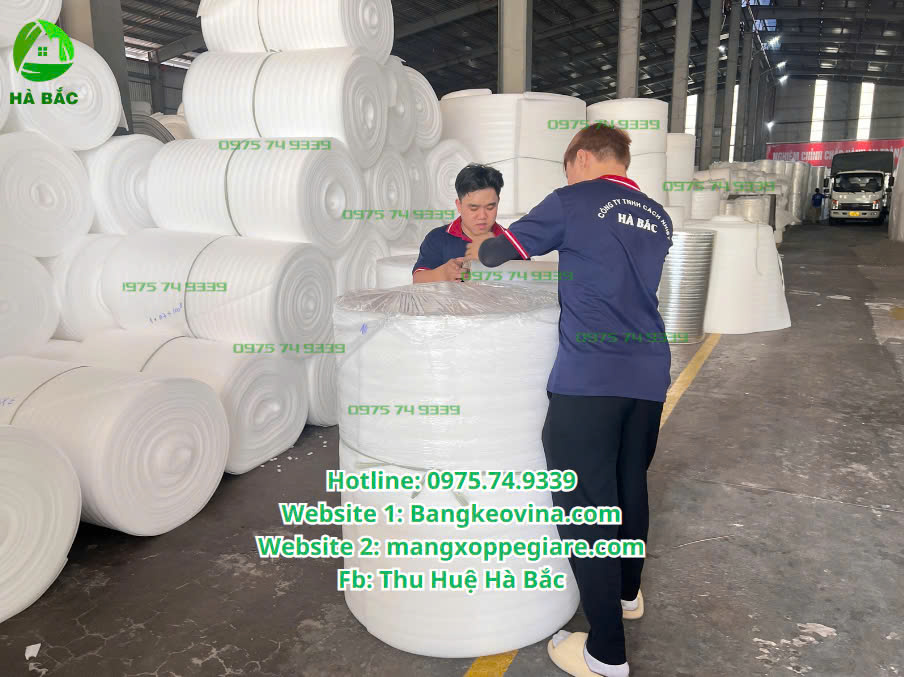 mang-pe-foam-dang-cuon